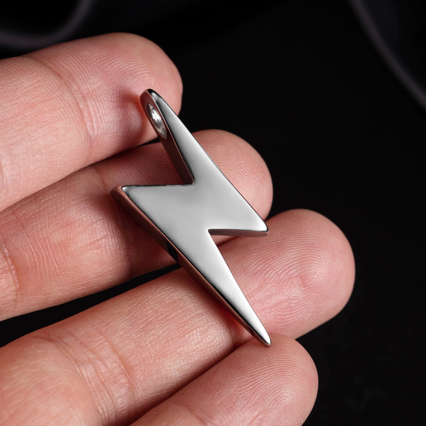 Personalized DIY lightning tide men and women couple necklace pendant hip-hop titanium steel jitterbug bungee sweater chain cool
