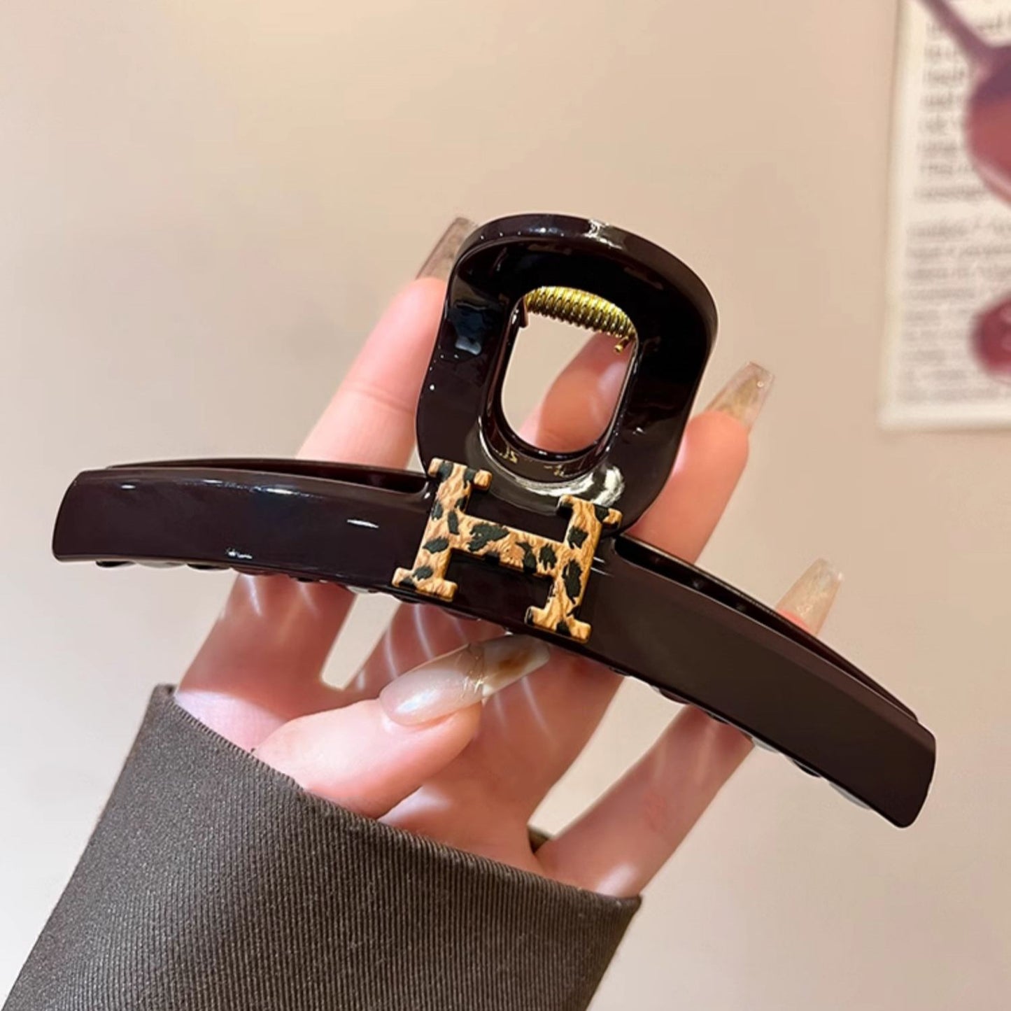 High-end large hair scrunchie clip female 2025 new premium sense of hair clips back of the head hair volume sharks Clip hair accessories